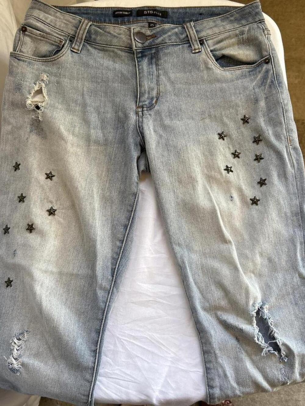 Women's STS Blue Taylor Tomboy Distressed Denim Star Patch Jeans 26" Waist